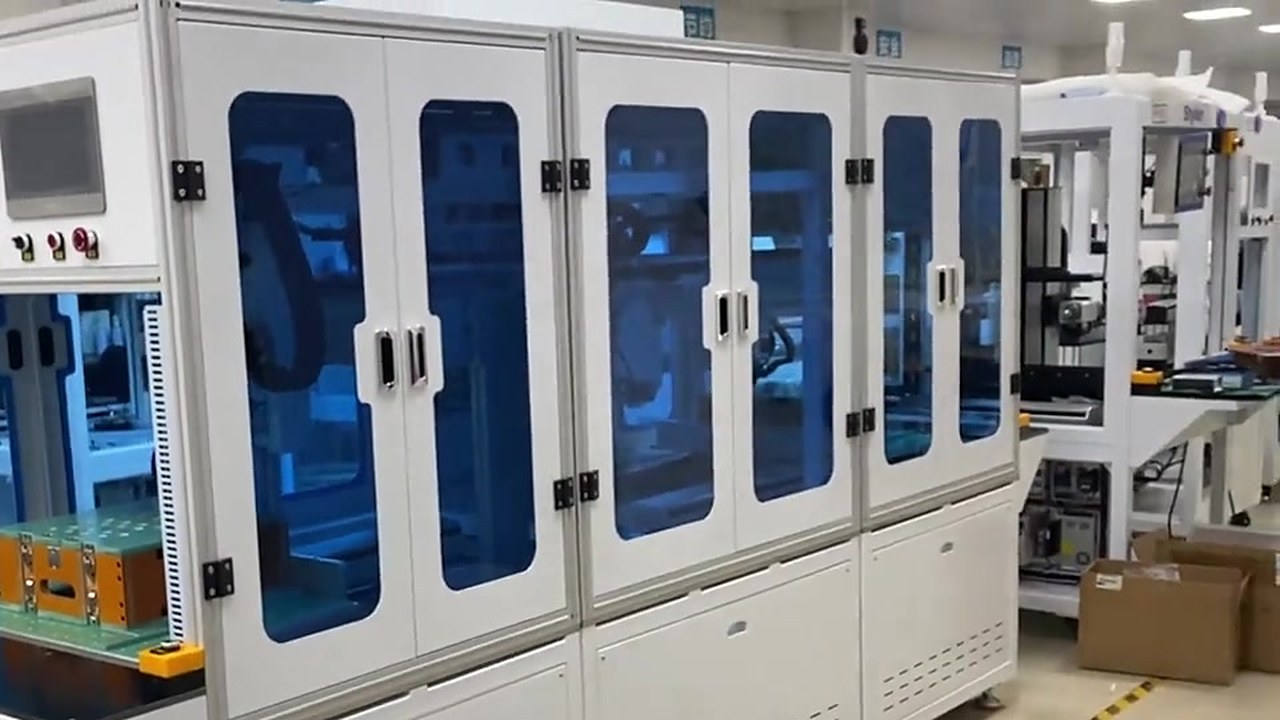 Dry Electrode Manufacturing Goes Mainstream in 2026: How Solvent-Free Lines Are Rewriting Battery Equipment thumbnail
