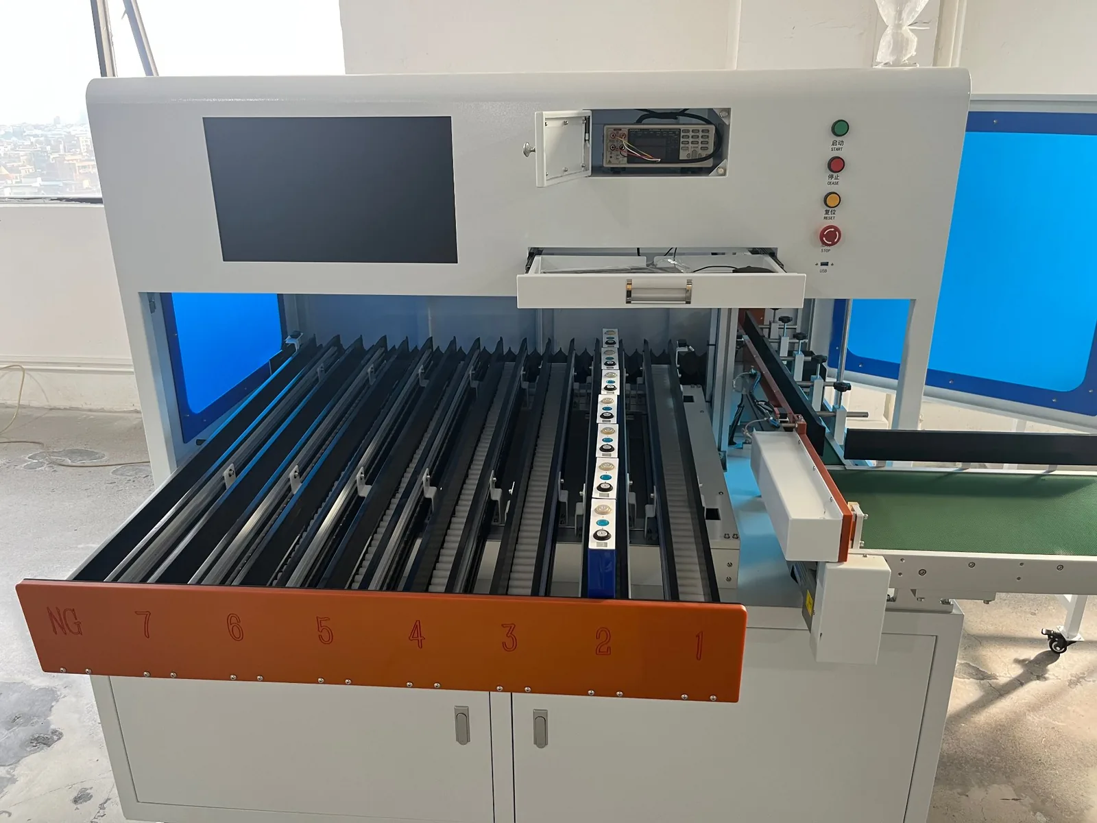 Cell Sorting Machine — click to view 6 photos